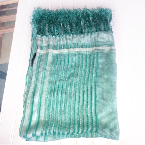 Cejan Accessories inc 100% silk Light Green women’s Scarf - Picture 2 of 3